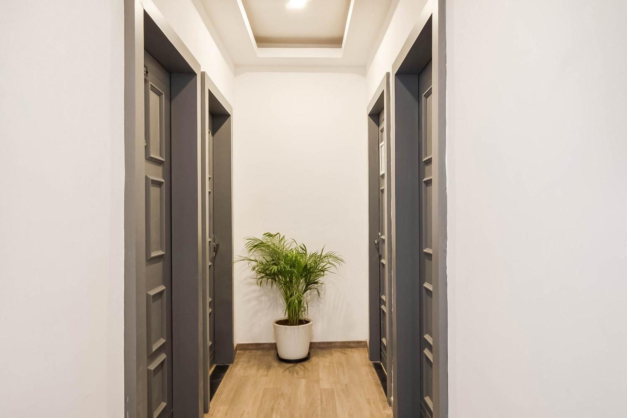 Mānglia Super Townhouse Lords Inn Regency מראה חיצוני תמונה