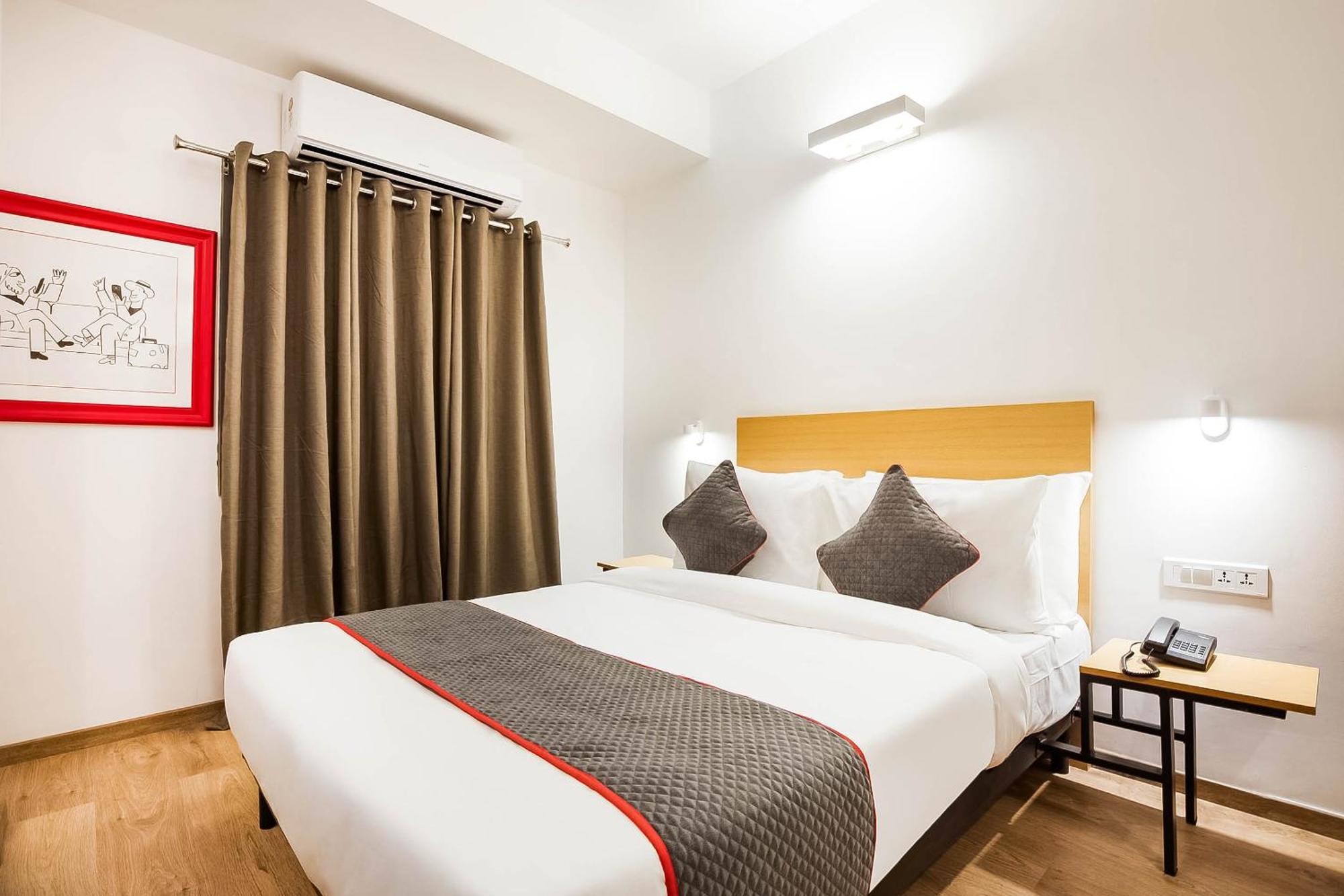 Mānglia Super Townhouse Lords Inn Regency מראה חיצוני תמונה