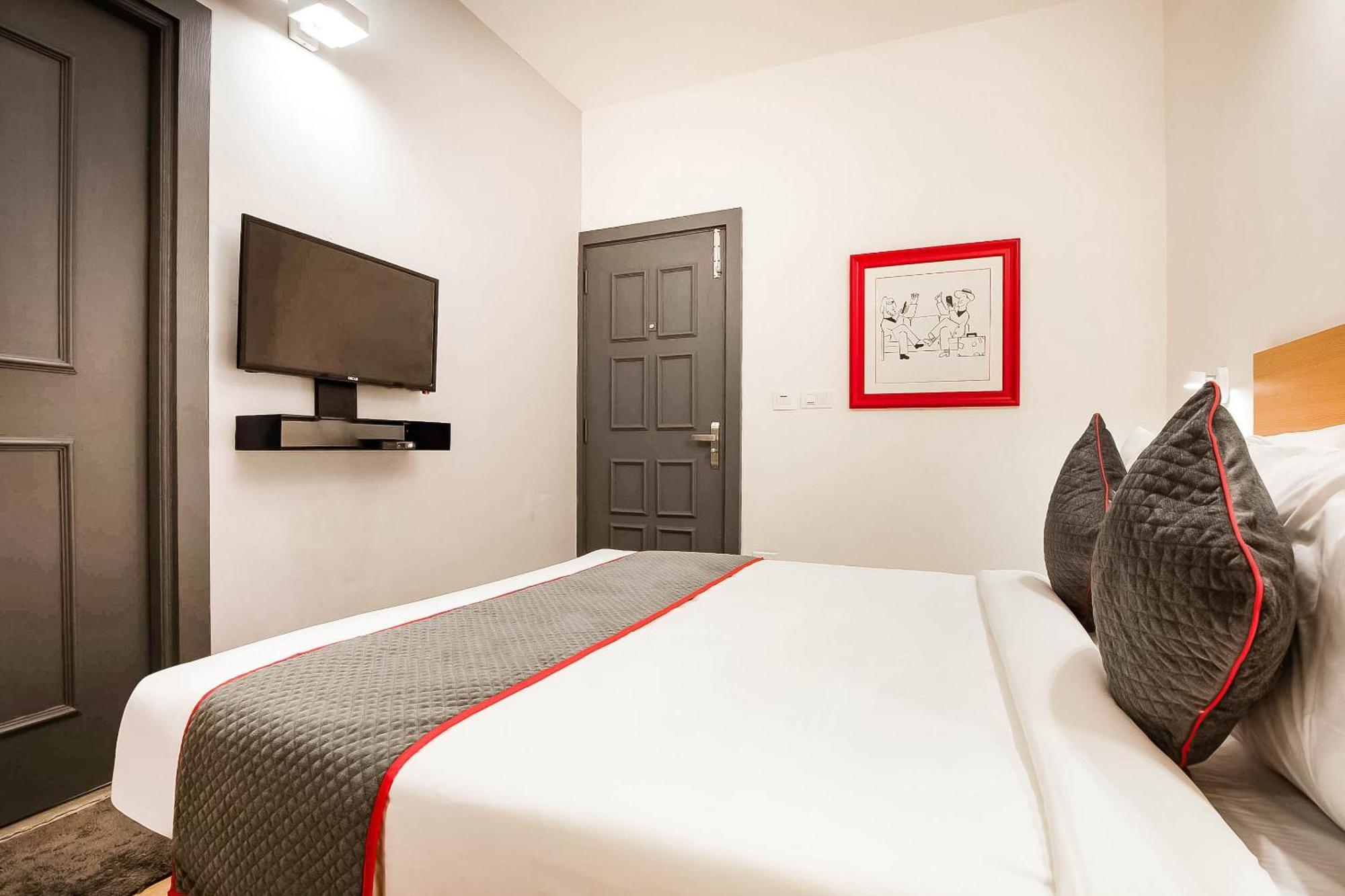 Mānglia Super Townhouse Lords Inn Regency מראה חיצוני תמונה