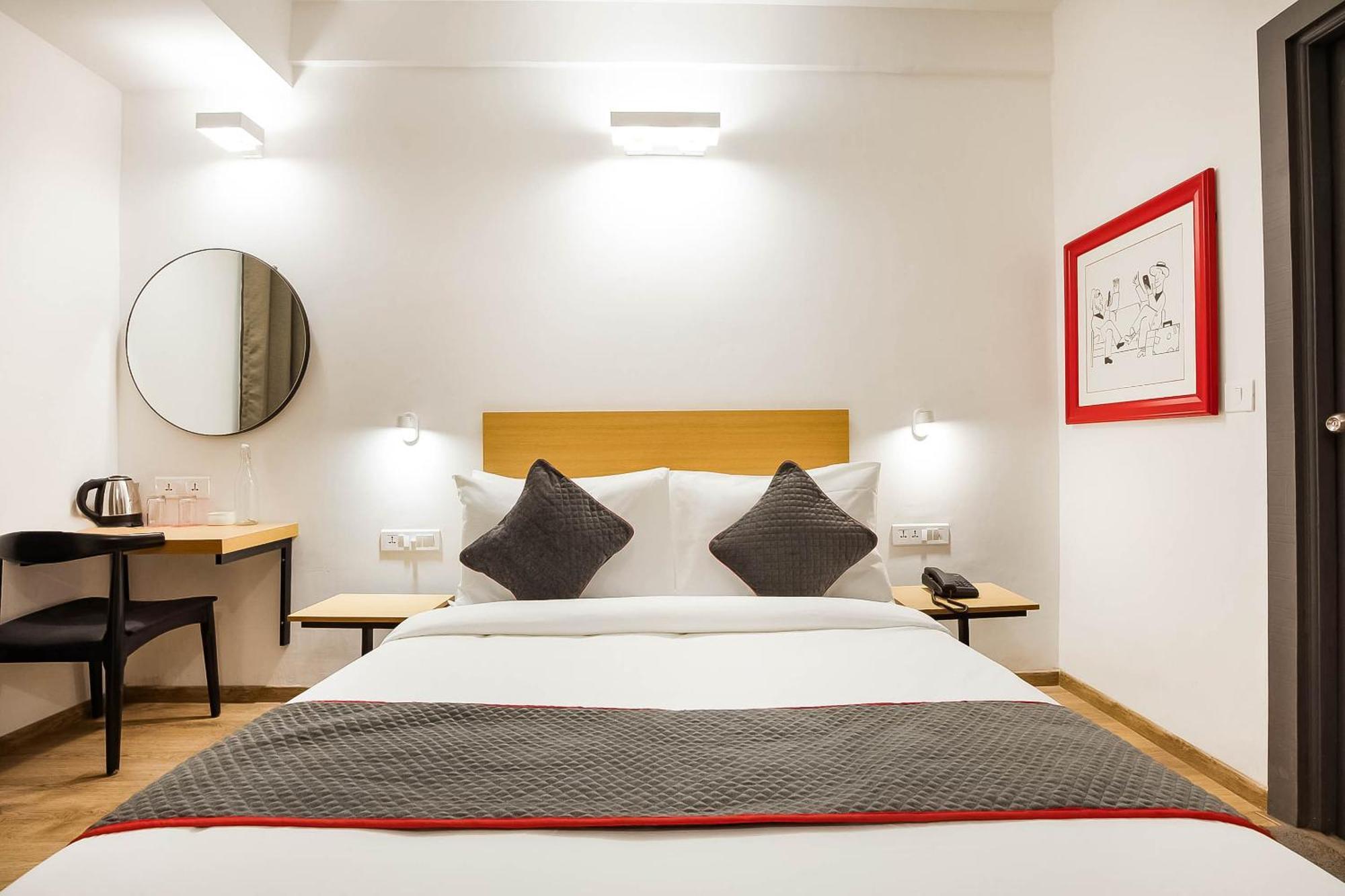Mānglia Super Townhouse Lords Inn Regency מראה חיצוני תמונה