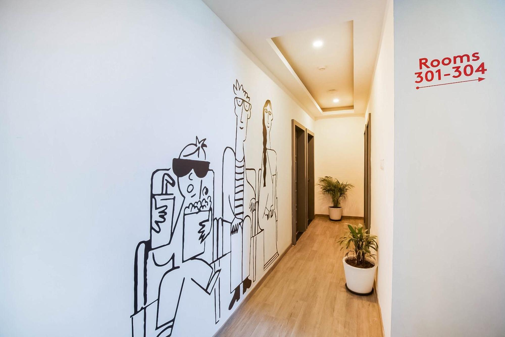 Mānglia Super Townhouse Lords Inn Regency מראה חיצוני תמונה